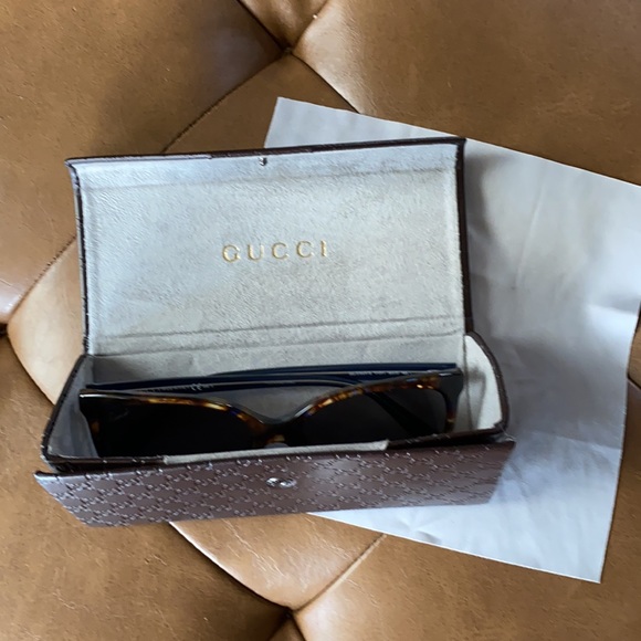 Gucci Sunglasses - Picture 3 of 4